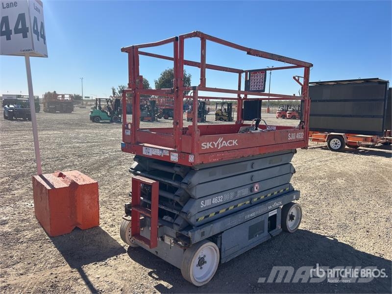 SkyJack SJ4632 Electric Scissor Lift Ollós emelők