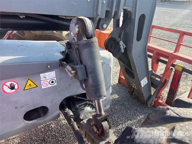 SkyJack SJ643TH Telehandler Teleskopiskie manipulatori