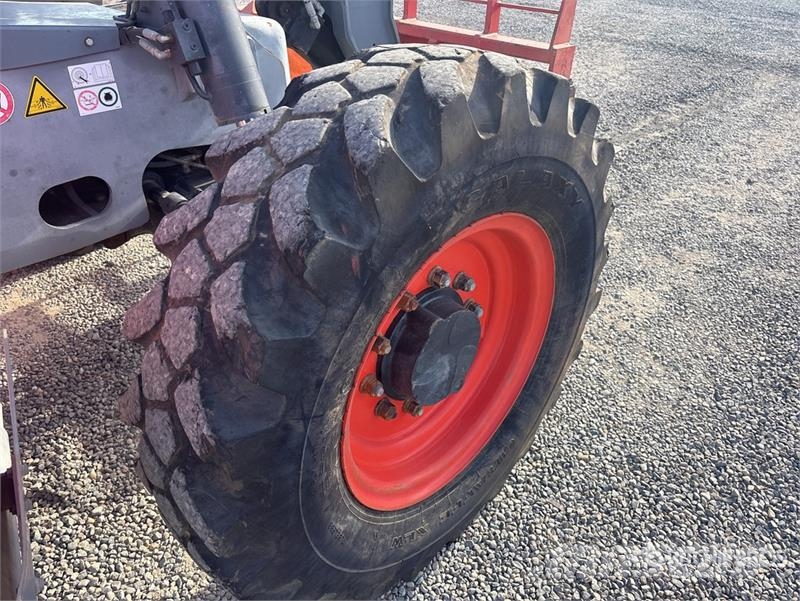 SkyJack SJ643TH Telehandler Teleskopiskie manipulatori