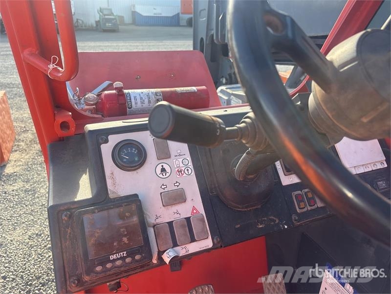 SkyJack SJ643TH Telehandler Teleskopiskie manipulatori