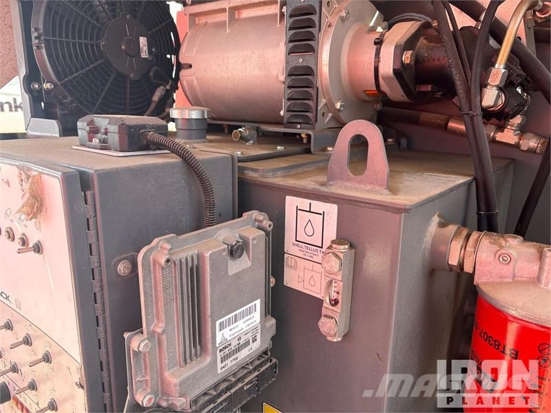 SkyJack SJ66T Teleskoop poomtõstukid