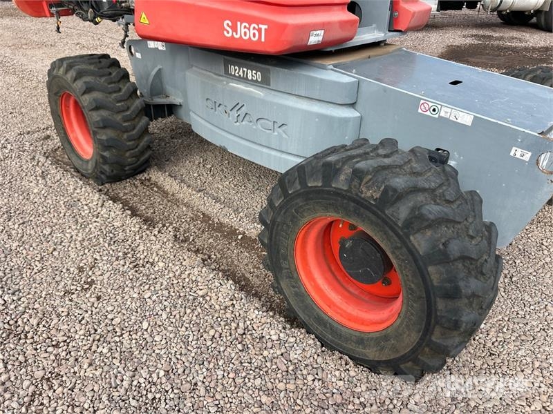 SkyJack SJ66T Teleskoop poomtõstukid