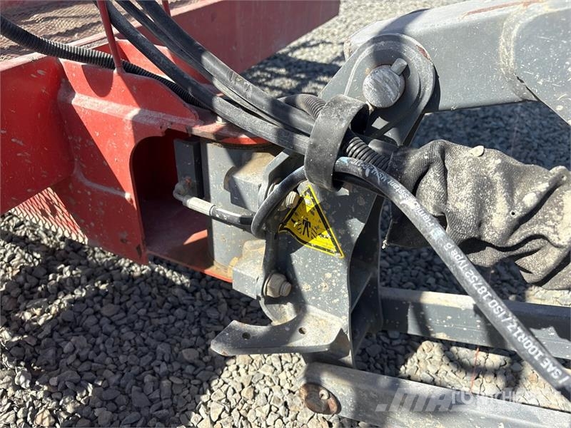 SkyJack SJ66T 4WD Diesel Telescopic Boom Lift Teleskopbühnen