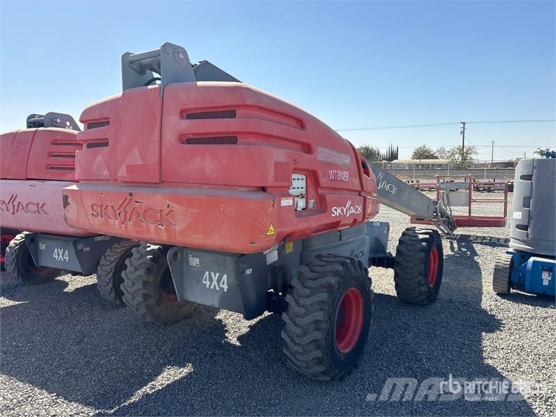 SkyJack SJ66T 4WD Diesel Telescopic Boom Lift Teleskopbühnen