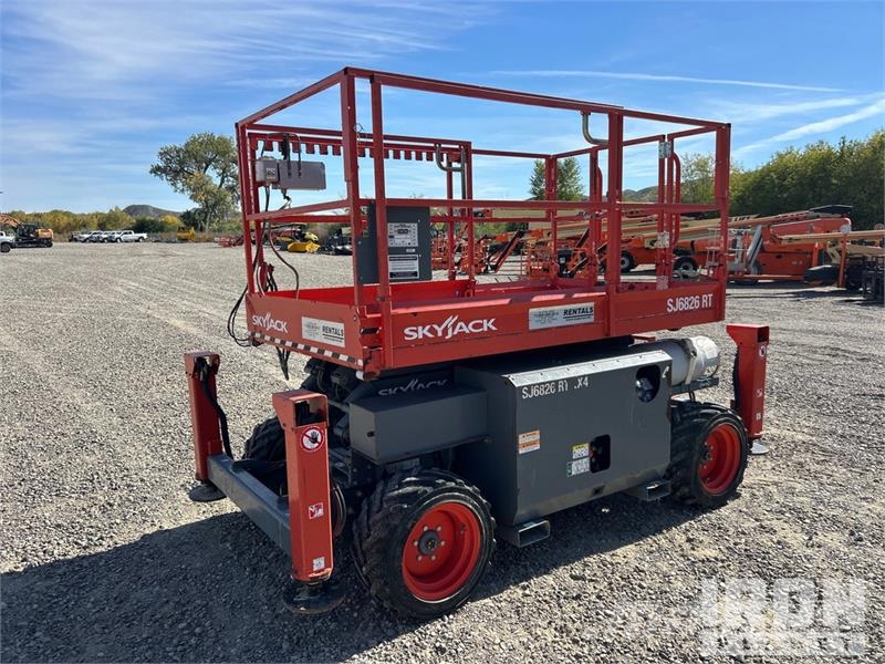 SkyJack SJ6826 RT Škaraste platforme