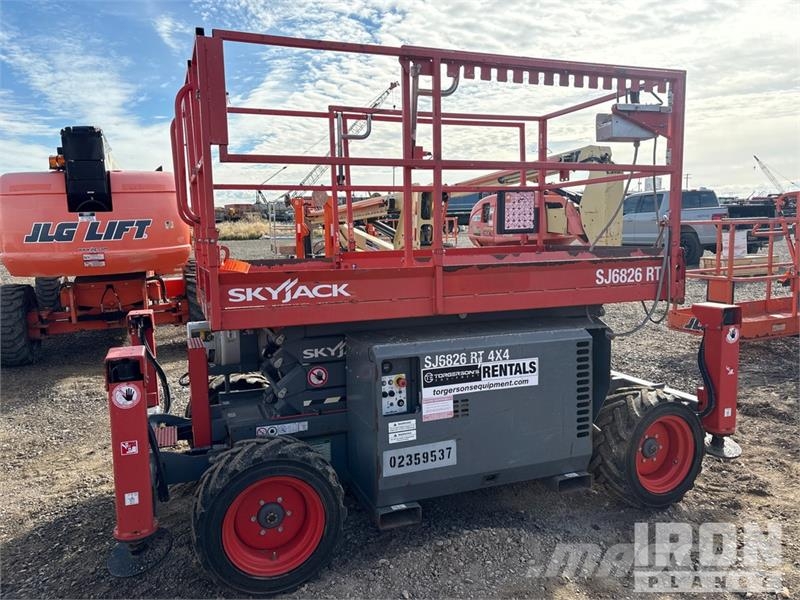 SkyJack SJ6826 RT Scissor lifts