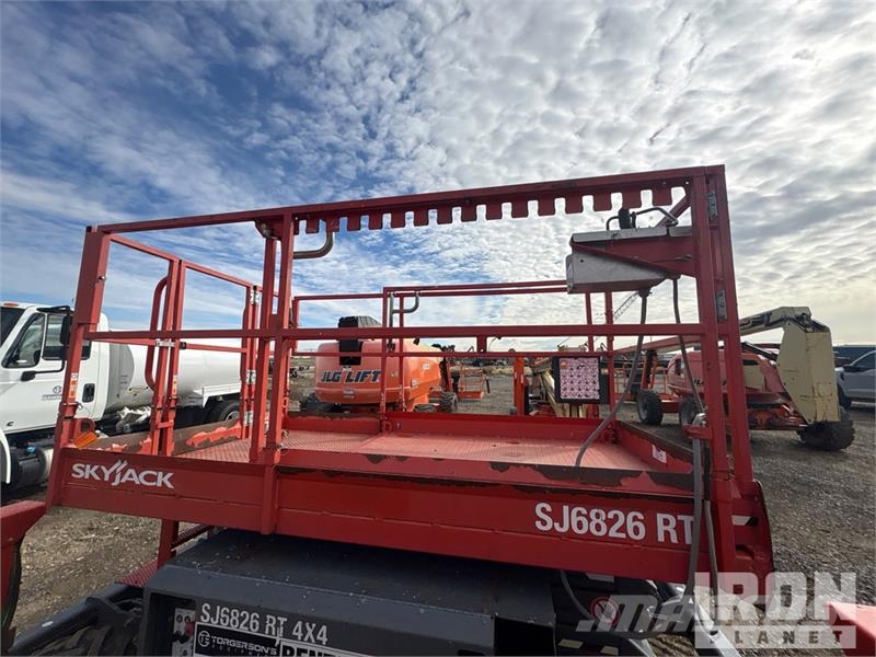 SkyJack SJ6826 RT Scissor lifts