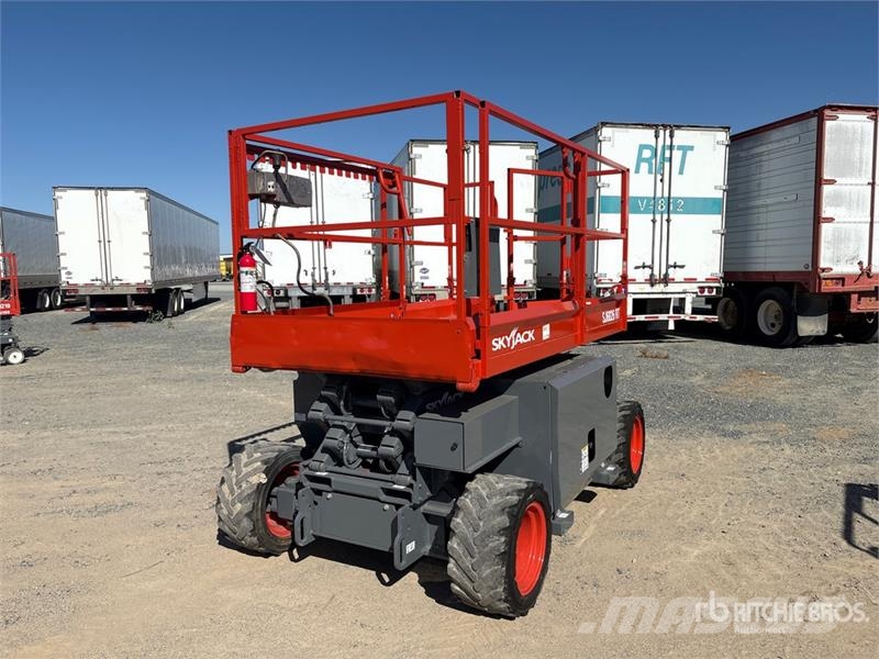 SkyJack SJ6826 RT Elevadores de tesoura