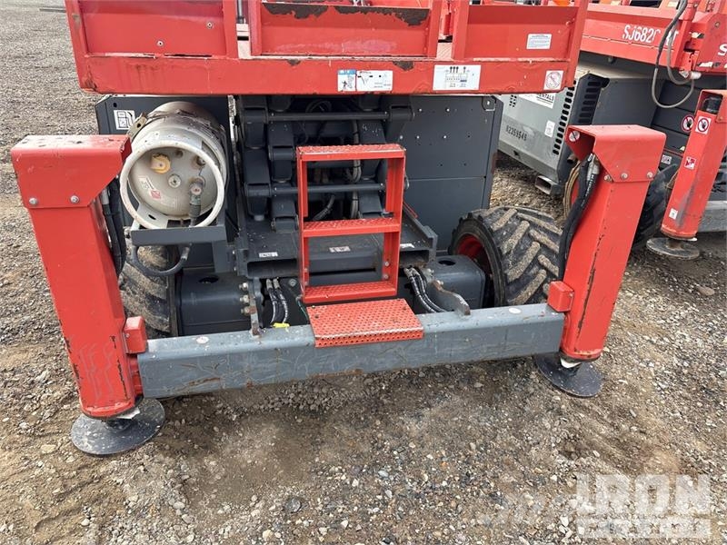 SkyJack SJ6826 RT Scissor lifts