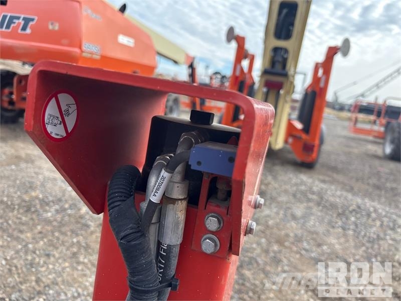 SkyJack SJ6826 RT Scissor lifts