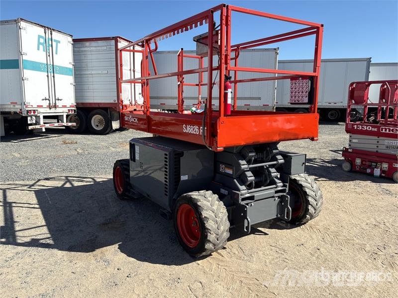 SkyJack SJ6826 RT Elevadores de tesoura
