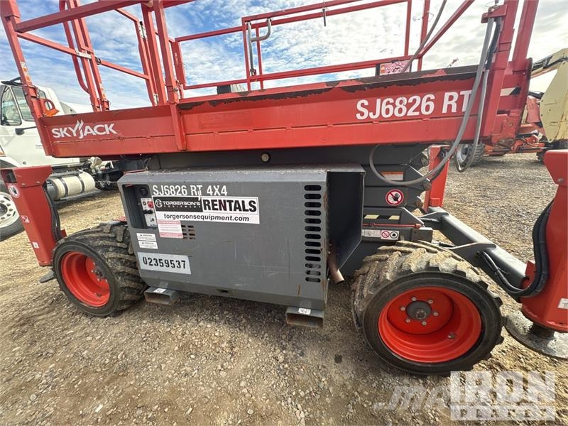SkyJack SJ6826 RT Scissor lifts