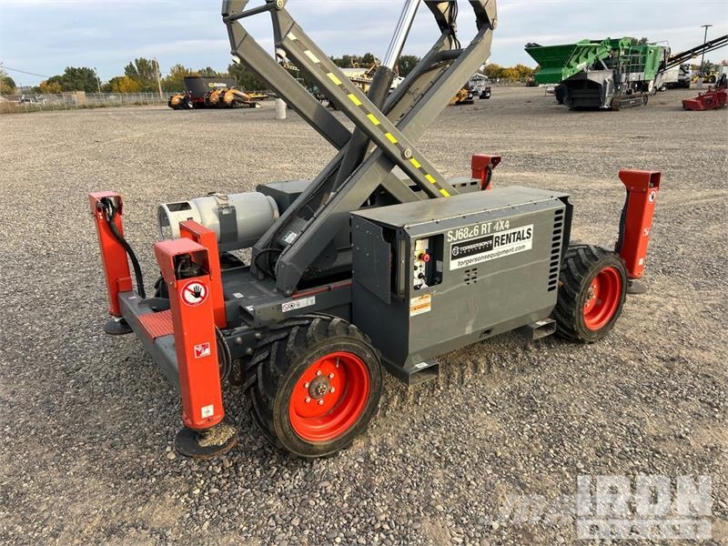 SkyJack SJ6826 RT Plataformas tijera