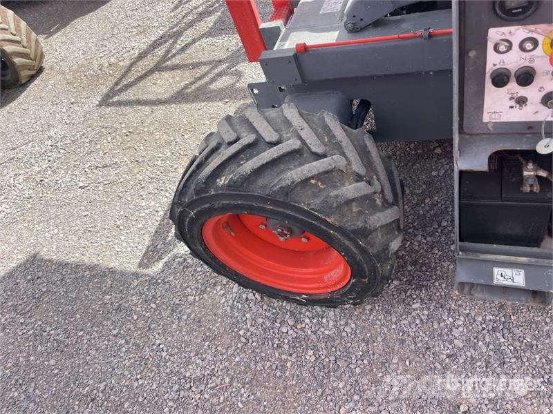 SkyJack SJ6826 RT Škarjaste dvižne ploščadi