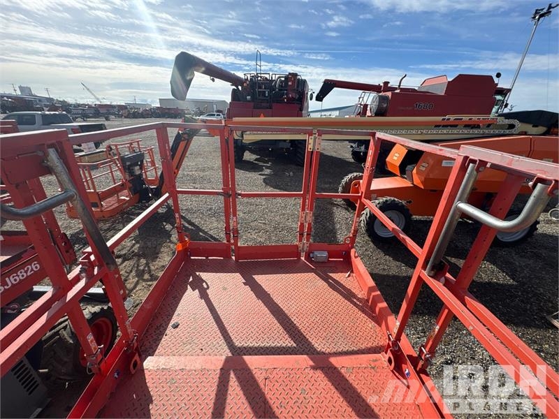 SkyJack SJ6826 RT Scissor lifts
