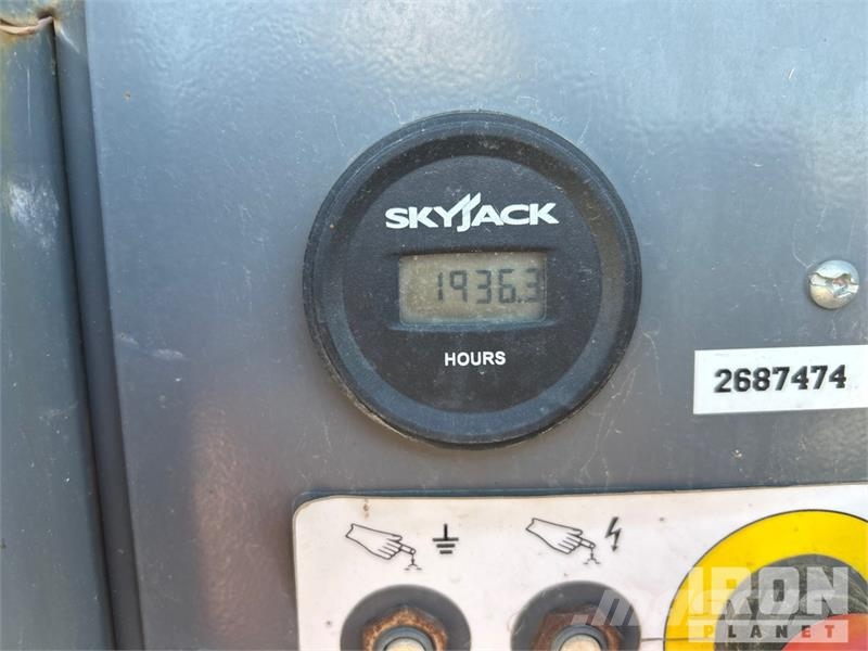 SkyJack SJ6826 RT Škaraste platforme