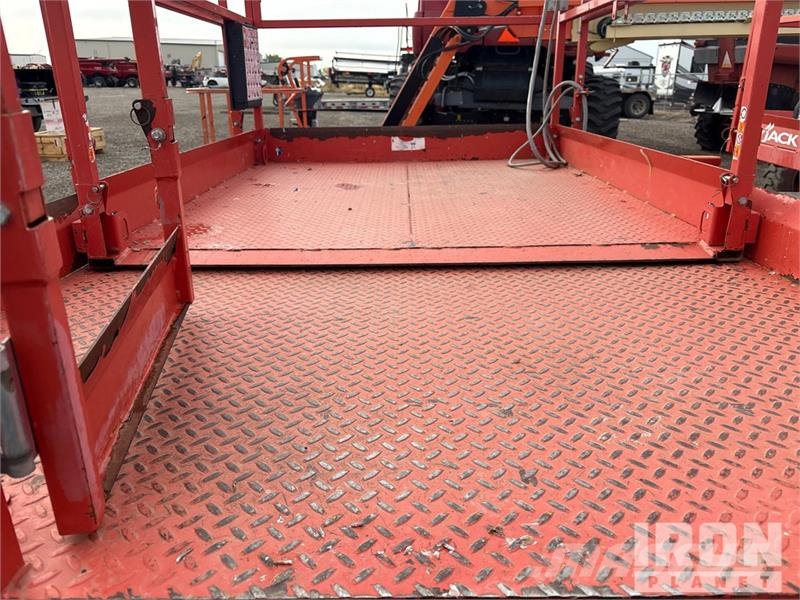 SkyJack SJ6826 RT Scissor lifts