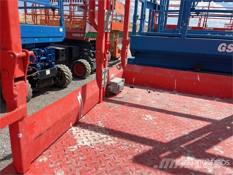 SkyJack SJ6826 RT Škarjaste dvižne ploščadi