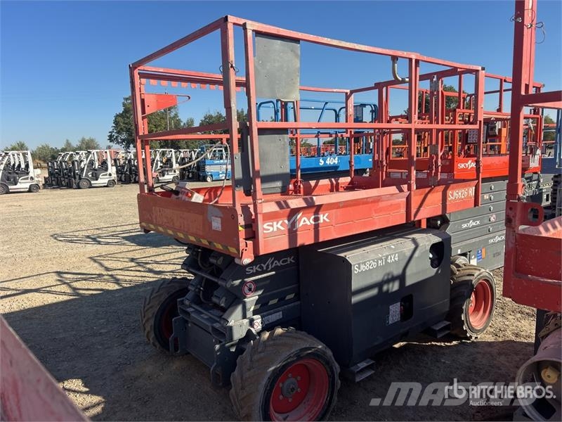 SkyJack SJ6826 RT Ollós emelők
