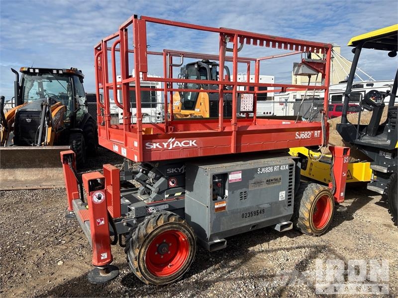 SkyJack SJ6826 RT Scissor lifts