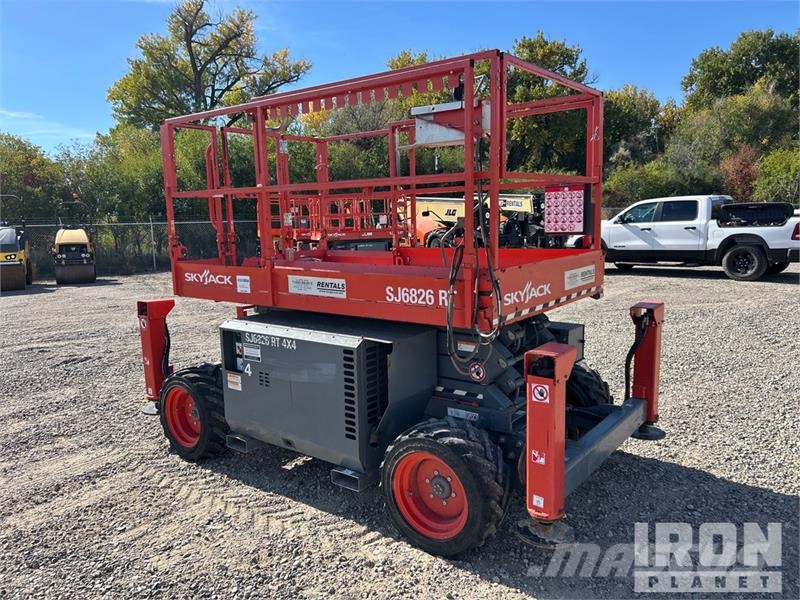 SkyJack SJ6826 RT Škaraste platforme