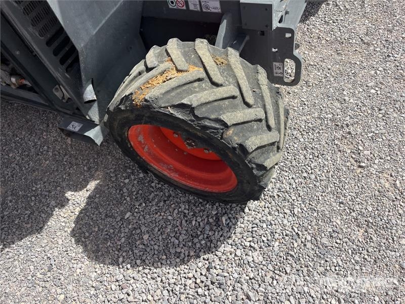 SkyJack SJ6826 RT Škarjaste dvižne ploščadi