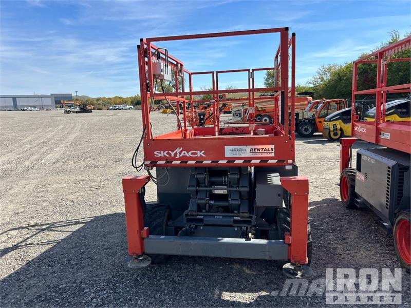 SkyJack SJ6826 RT Škaraste platforme