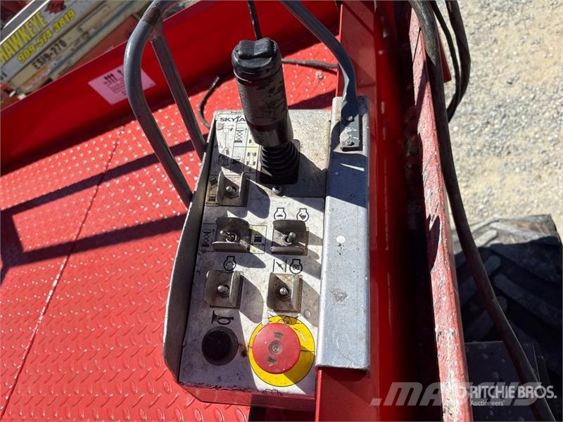 SkyJack SJ6826 RT Käärtõstukid