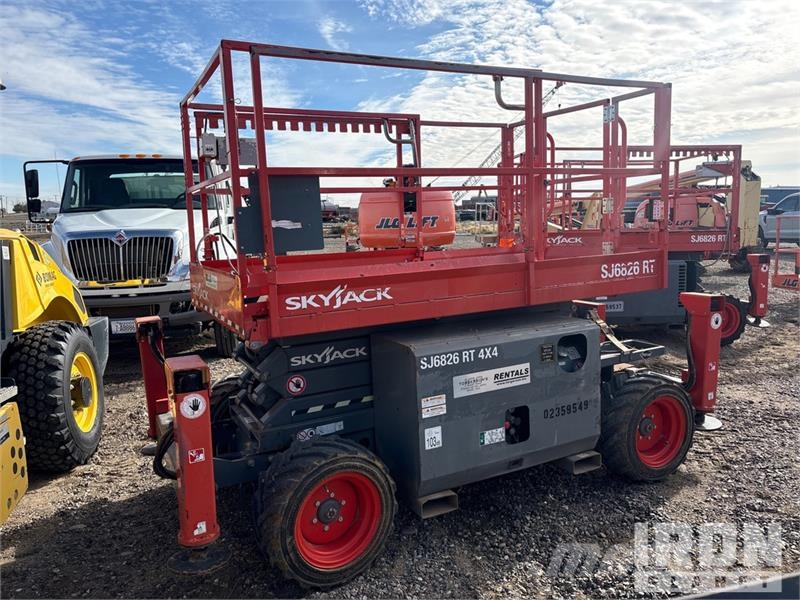 SkyJack SJ6826 RT Scissor lifts