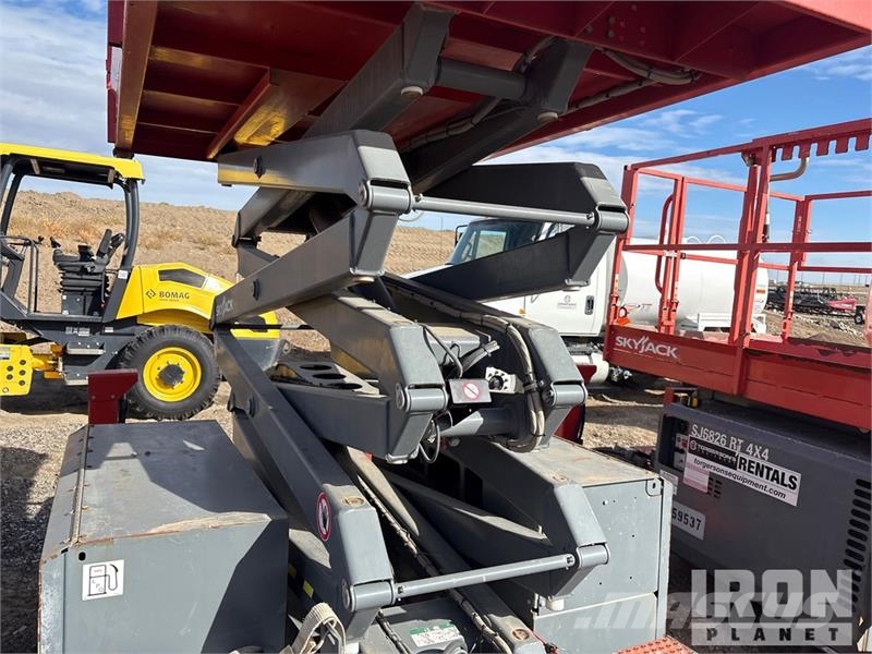 SkyJack SJ6826 RT Scissor lifts