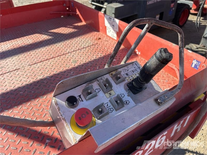 SkyJack SJ6826 RT Ollós emelők