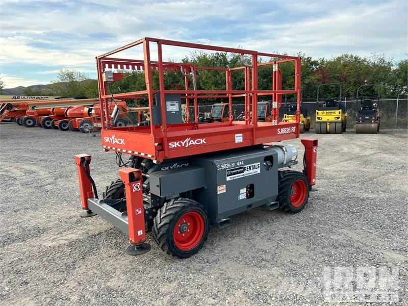 SkyJack SJ6826 RT Plataformas tijera