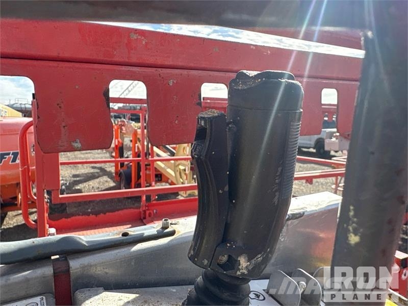 SkyJack SJ6826 RT Scissor lifts