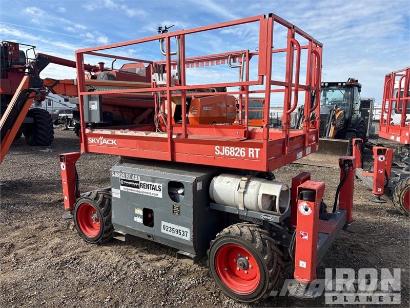 SkyJack SJ6826 RT Scissor lifts