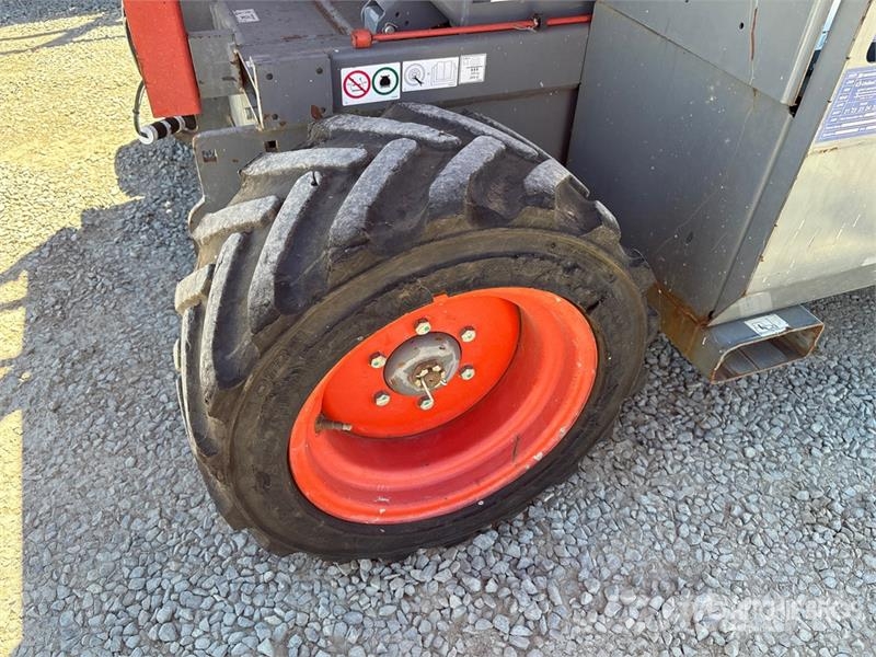 SkyJack SJ6826 RT Käärtõstukid