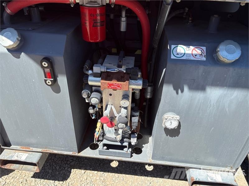 SkyJack SJ6826 RT Käärtõstukid