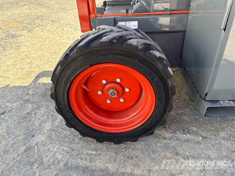 SkyJack SJ6826 RT Elevadores de tesoura