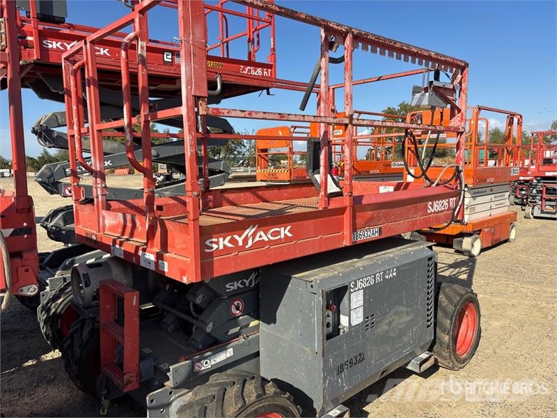 SkyJack SJ6826 RT Ollós emelők