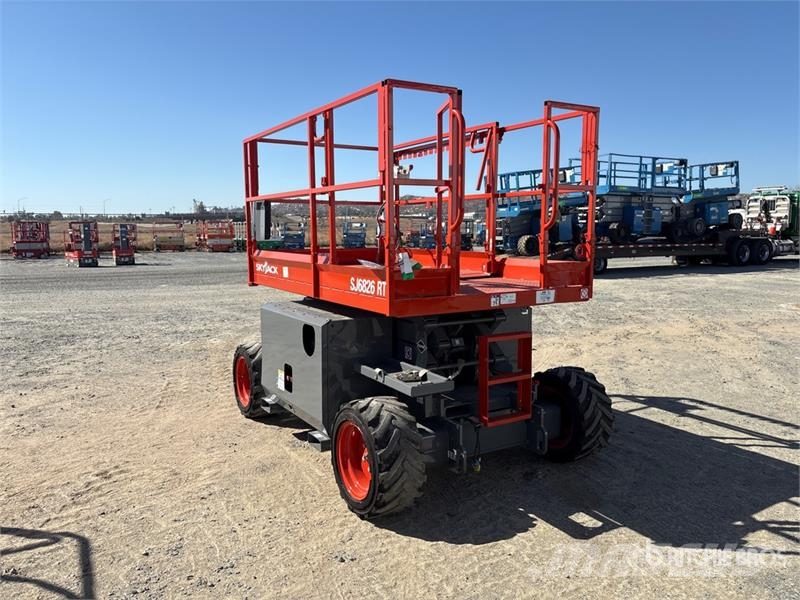 SkyJack SJ6826 RT Elevadores de tesoura