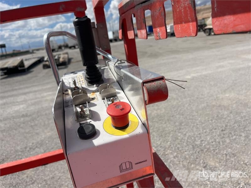 SkyJack SJ6826 RT Škarjaste dvižne ploščadi
