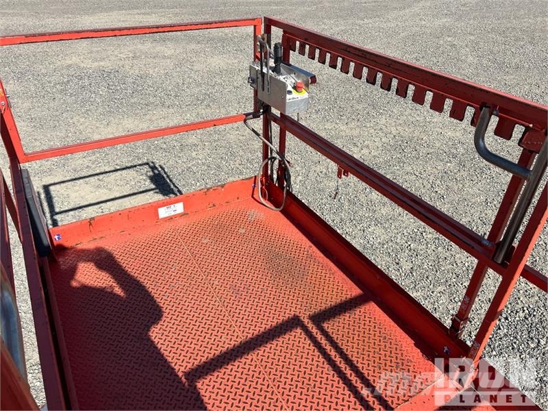 SkyJack SJ6826 RT Škaraste platforme