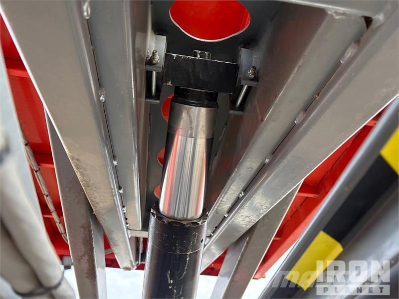 SkyJack SJ6826 RT Scissor lifts
