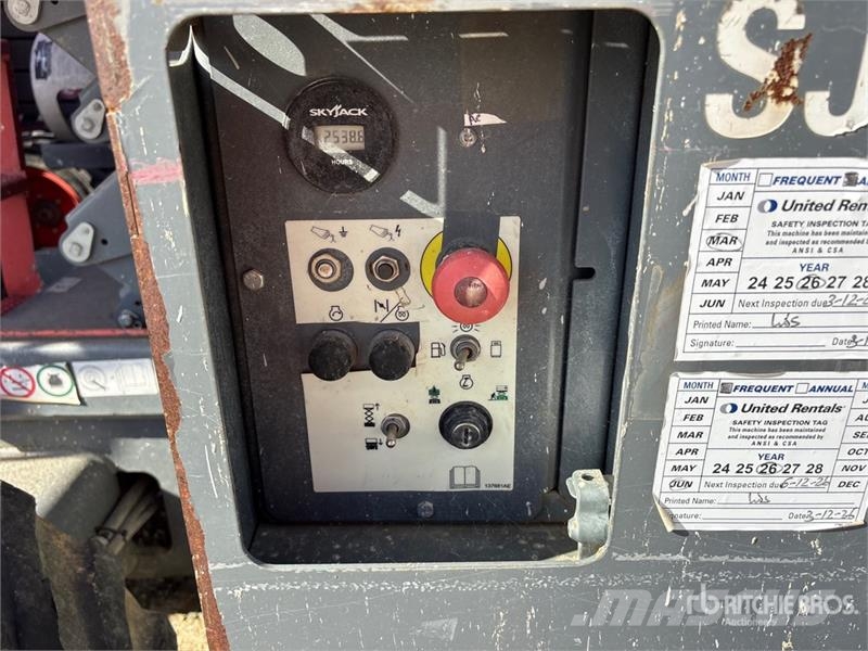 SkyJack SJ6826 RT Ollós emelők