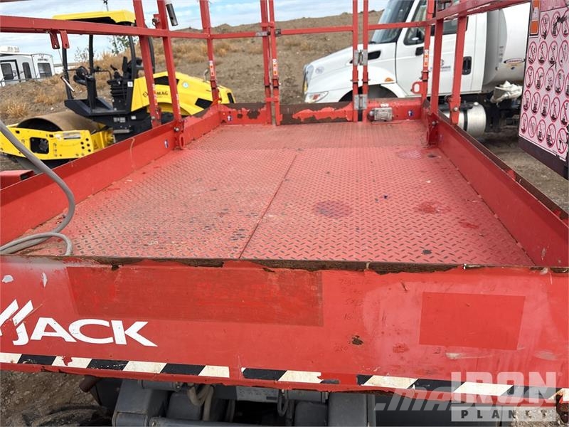SkyJack SJ6826 RT Scissor lifts