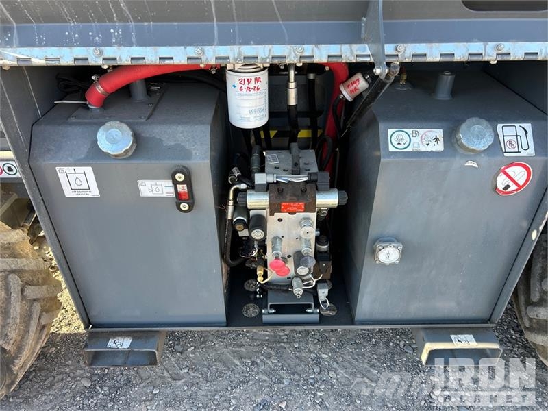 SkyJack SJ6826 RT Ollós emelők