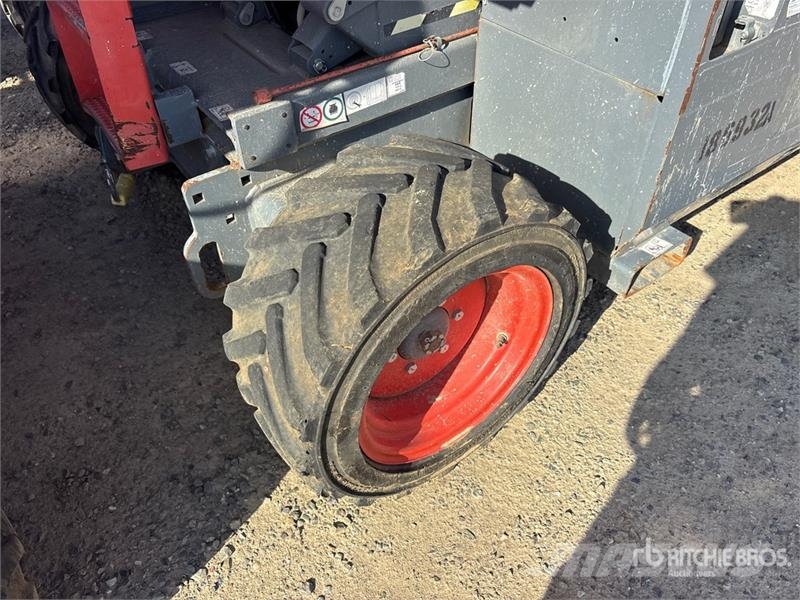SkyJack SJ6826 RT Ollós emelők
