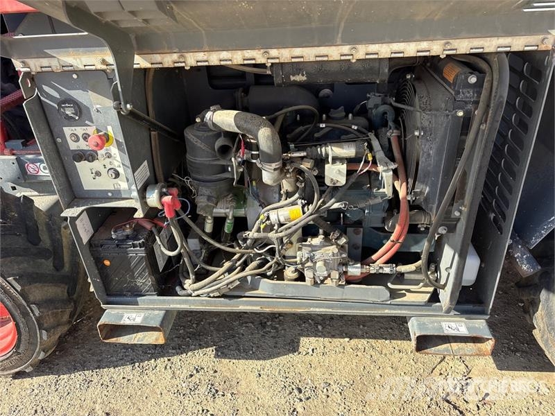 SkyJack SJ6826 RT Ollós emelők