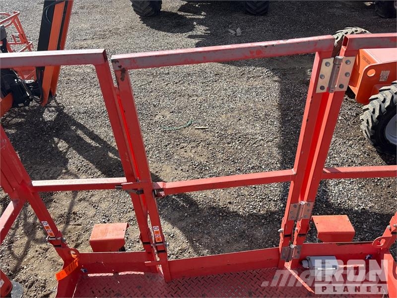 SkyJack SJ6826 RT Scissor lifts