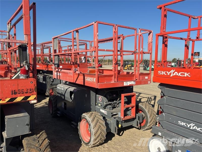SkyJack SJ6826 RT Ollós emelők