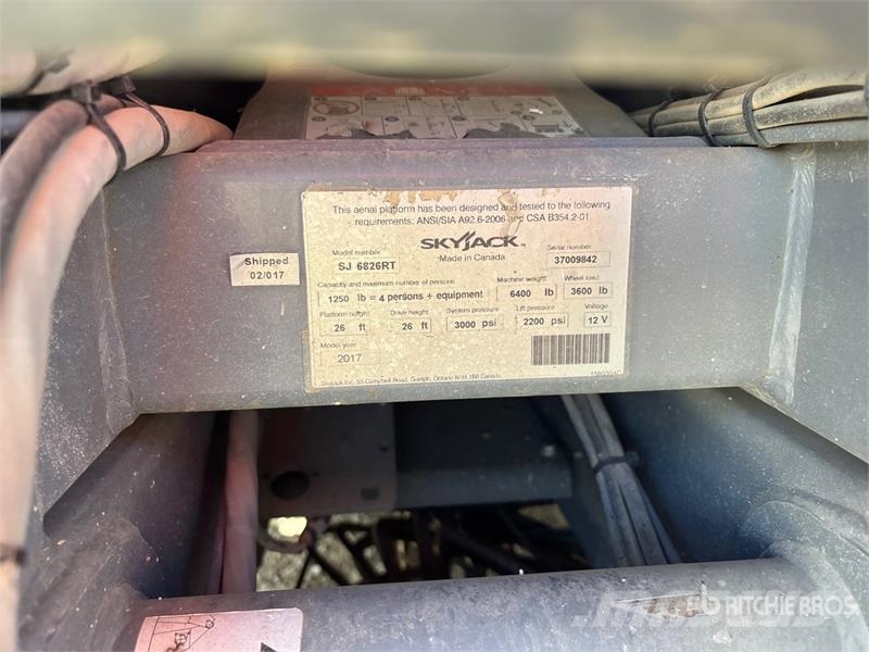 SkyJack SJ6826 RT Ollós emelők